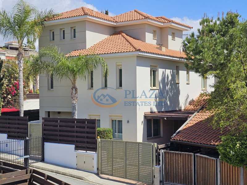 4 bedrooms Villa in Pyrgos, Cyprus No. 7349