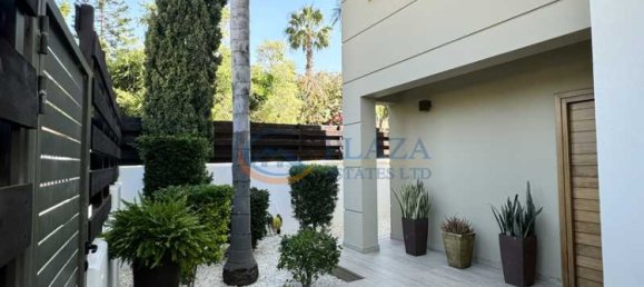 4 bedrooms Villa in Pyrgos, Cyprus No. 7349 6