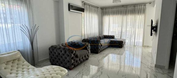 4 bedrooms Villa in Pyrgos, Cyprus No. 7349 7