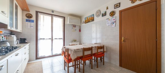 5-Zimmer Villa in Garbagnate Milanese, Italy, Nr. 65533 8