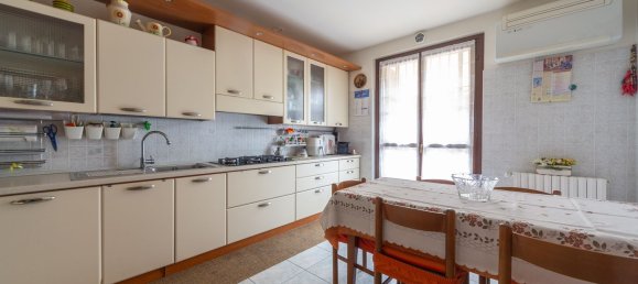 5-Zimmer Villa in Garbagnate Milanese, Italy, Nr. 65533 7