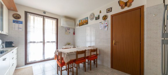 5-Zimmer Villa in Garbagnate Milanese, Italy, Nr. 65533 11