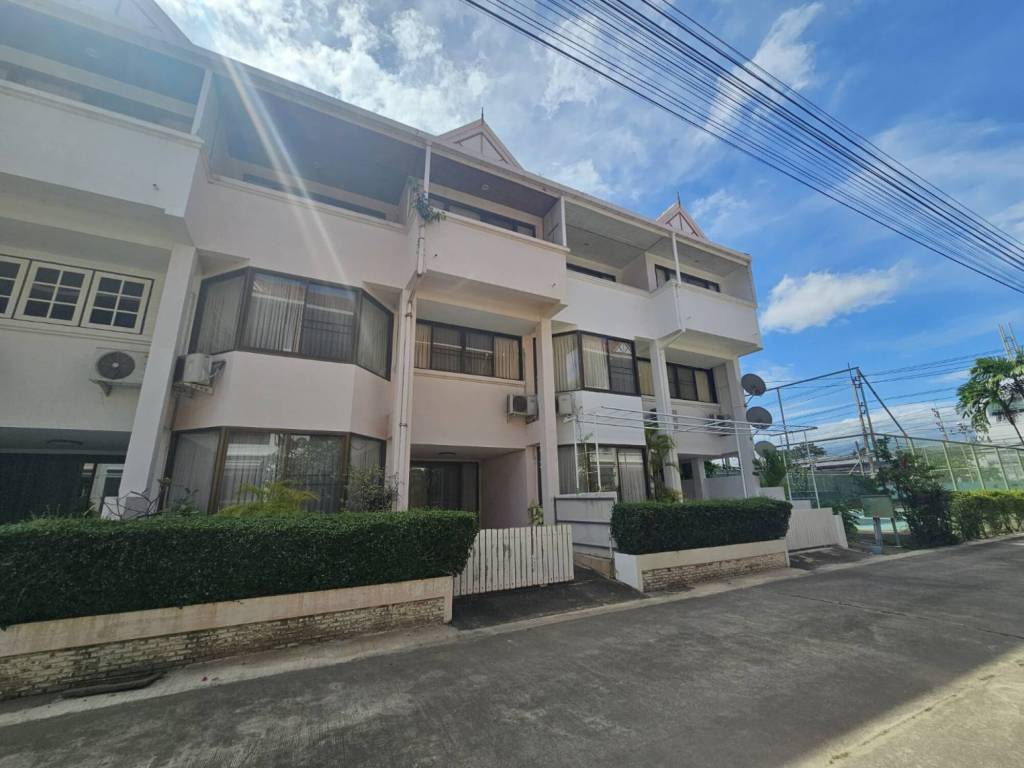 Таунхаус с 4 спальнями в Хуа Хин, Таиланд № 67538