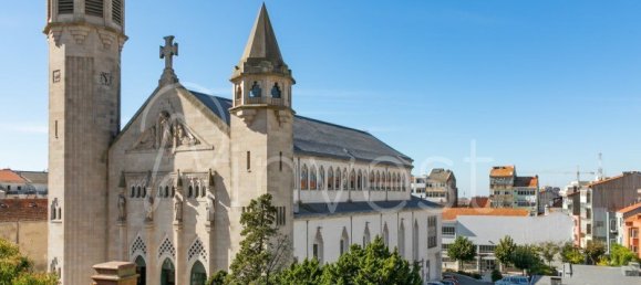 6 bedrooms Villa in Porto, Portugal No. 93722 15