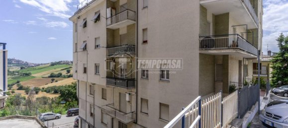 3 rooms Apartment in Monte San Giusto, Italy No. 1763 23