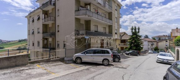 3 rooms Apartment in Monte San Giusto, Italy No. 1763 22