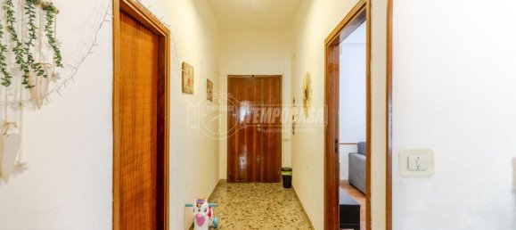 3 rooms Apartment in Monte San Giusto, Italy No. 1763 4