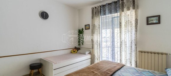 3 rooms Apartment in Monte San Giusto, Italy No. 1763 9