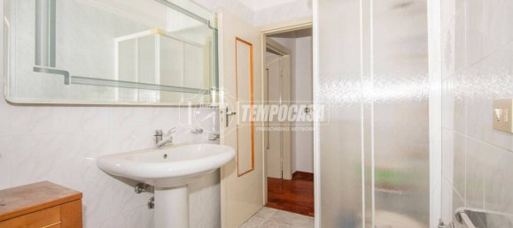 2 bedrooms Apartment in Modena, Italy No. 304589 9