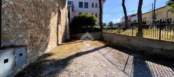 3 rooms House in Roncofreddo, Italy No. 137763 31