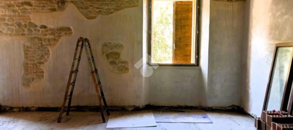 3 rooms House in Roncofreddo, Italy No. 137763 8