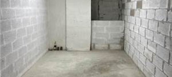 1 room Garage in Verona, Italy No. 325526 3