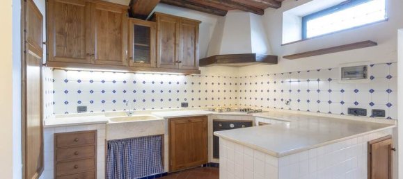 3 Schlafzimmer Haus in Pelago, Italy, Nr. 219478 2