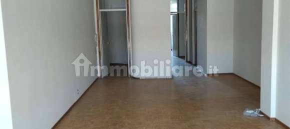 4 Schlafzimmer Wohnung in Tortona, Italy, Nr. 355988 5