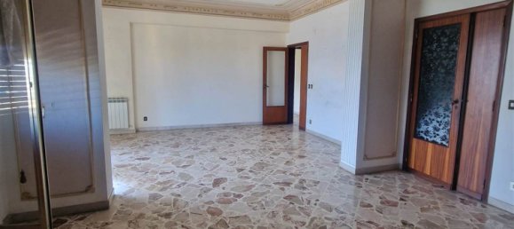 3 Schlafzimmer Wohnung in Messina, Italy, Nr. 350830 4