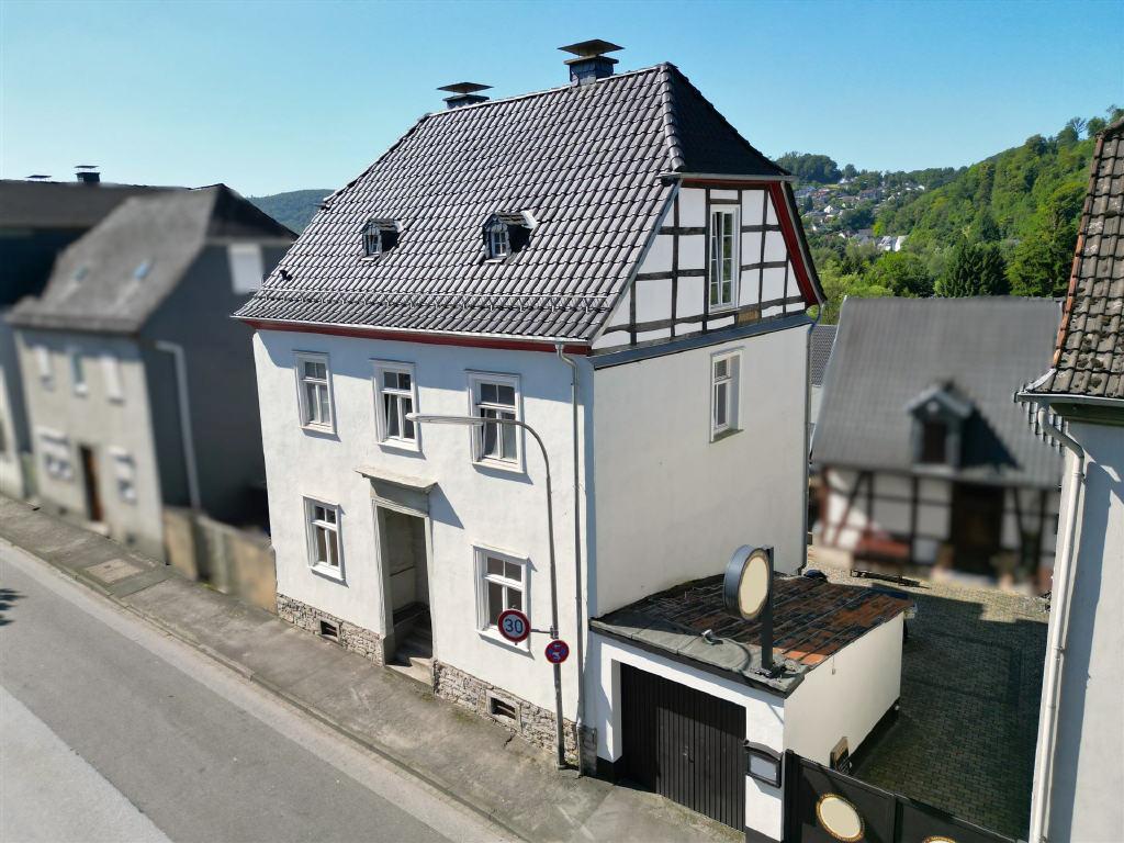 8 rooms Townhouse in Hochsauerlandkreis, Germany No. 282038