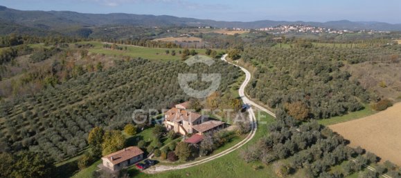 6 bedrooms House in San Venanzo, Italy No. 238562 4