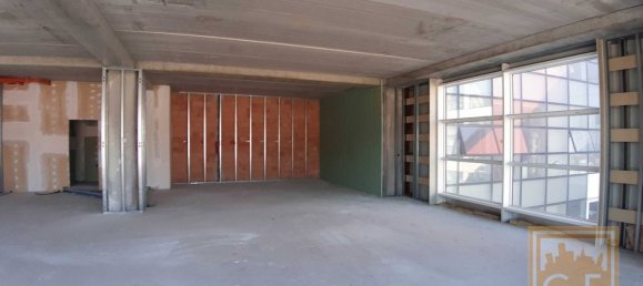 210m² Office in Montebelluna, Italy No. 169652 9