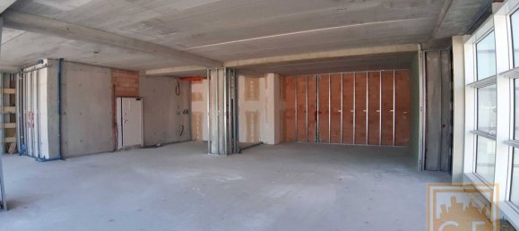 210m² Office in Montebelluna, Italy No. 169652 2