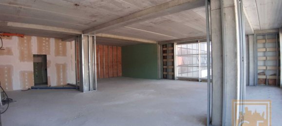 210m² Office in Montebelluna, Italy No. 169652 10