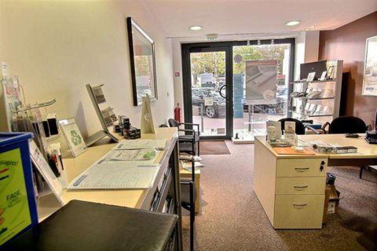 61m² Factory in Lyon, France No. 20238