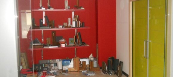 2-Zimmer Gewerbliche Immobilie in Paternò, Italy, Nr. 170034 4