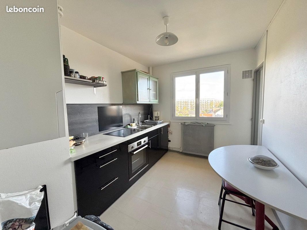 3 bedrooms Apartment in Bourges, France No. 46802