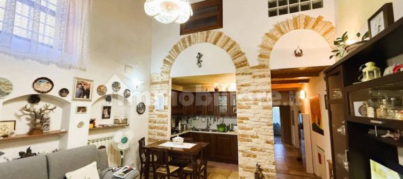 3 Schlafzimmer Wohnung in Florence, Italy, Nr. 283183 3