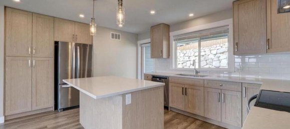 3 bedrooms House in British Columbia, Canada No. 1105 6