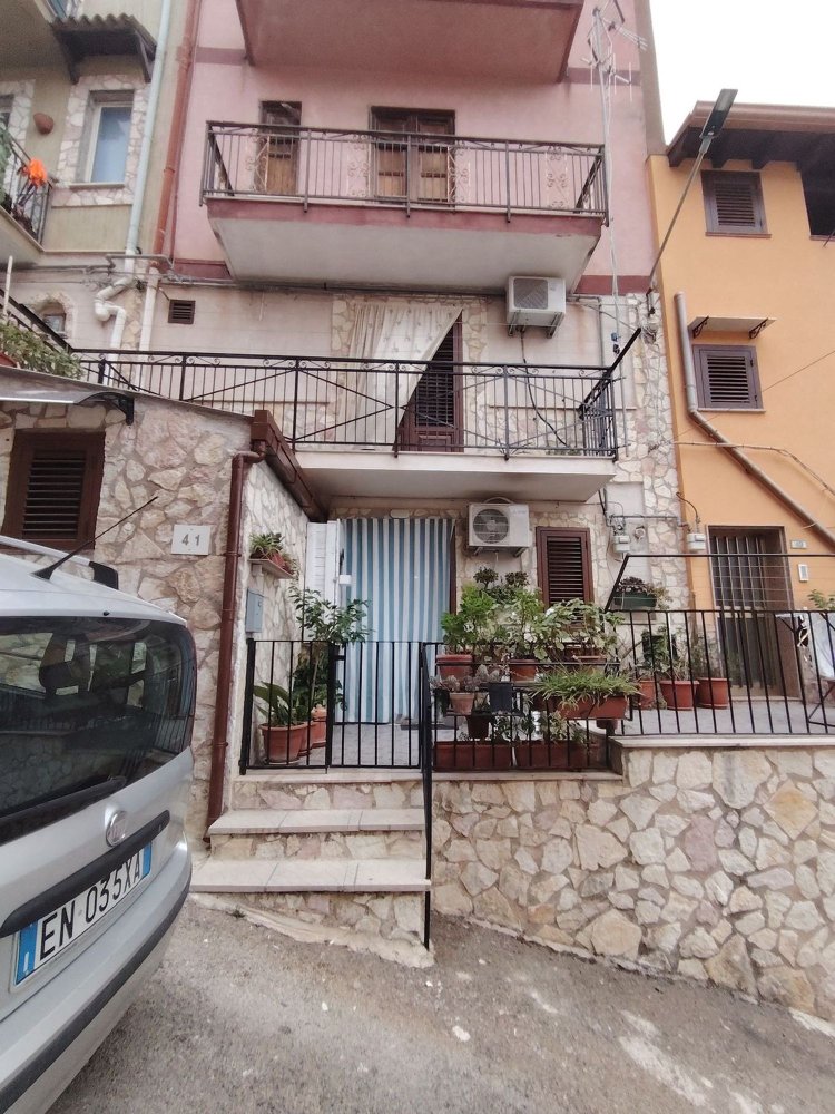 6 chambres Maison à Montelepre, Italy No. 372876