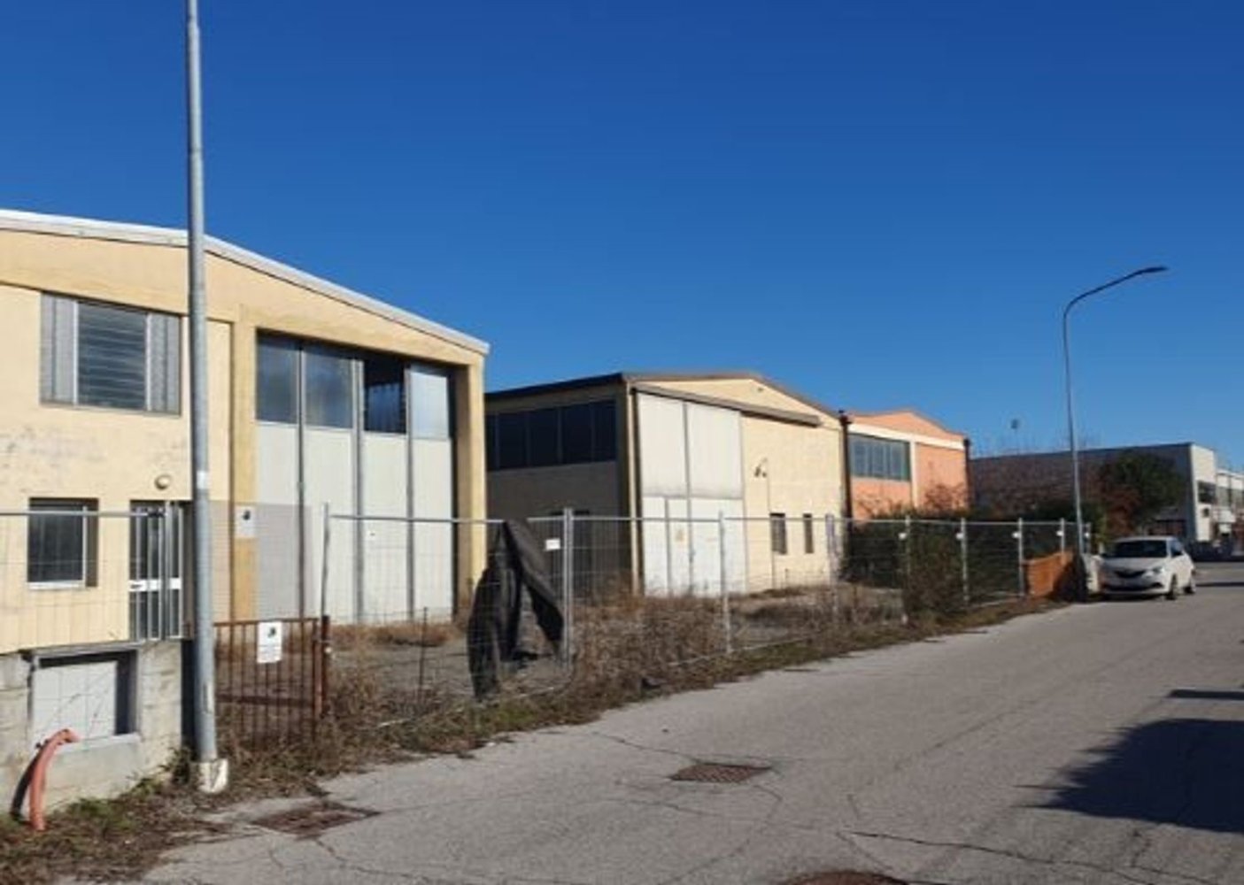1175m² Commercial property in San Benedetto Po, Italy No. 364364