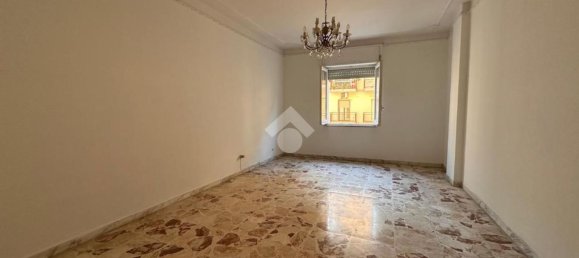 Квартира с 4 комнатами в Кротоне, Италия № 148183 20