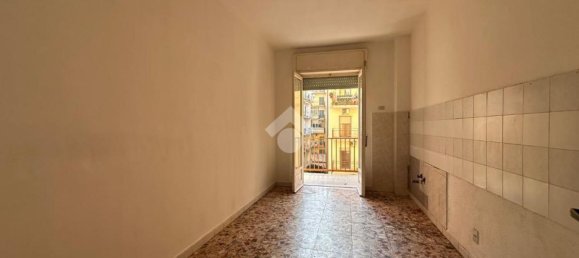 Квартира с 4 комнатами в Кротоне, Италия № 148183 18