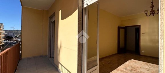 Квартира с 4 комнатами в Кротоне, Италия № 148183 5