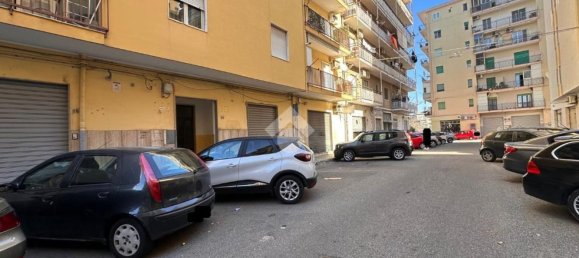 Квартира с 4 комнатами в Кротоне, Италия № 148183 7