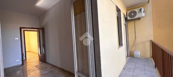 Квартира с 4 комнатами в Кротоне, Италия № 148183 19