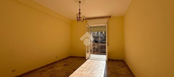 Квартира с 4 комнатами в Кротоне, Италия № 148183 8