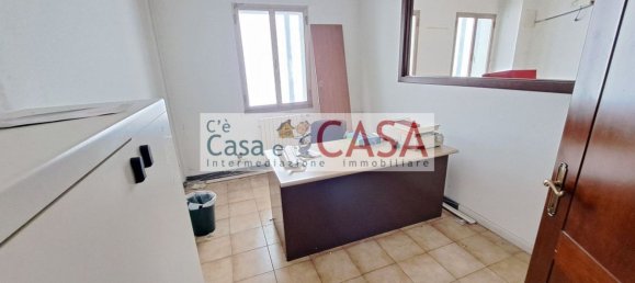 250m² Office in Noventa Padovana, Italy No. 179188 8