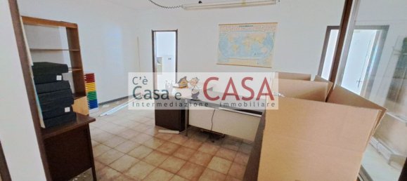 250m² Office in Noventa Padovana, Italy No. 179188 4
