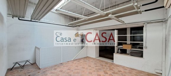 250m² Office in Noventa Padovana, Italy No. 179188 10