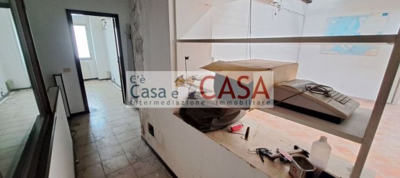 250m² Office in Noventa Padovana, Italy No. 179188 5