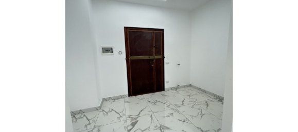 4 rooms Apartment in Rome, Italy No. 16882 5