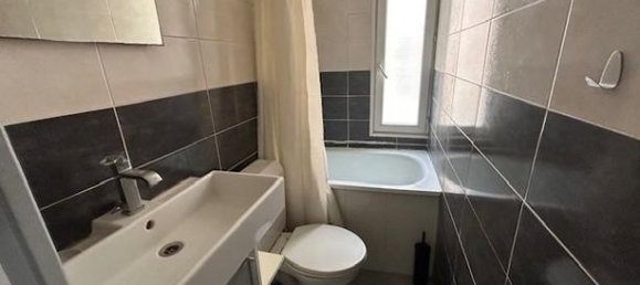 Studio in Rouen, France No. 362409 4