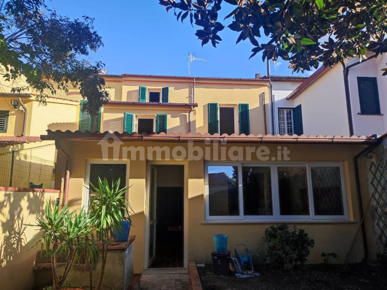 3 bedrooms House in Agliana, Italy No. 148763