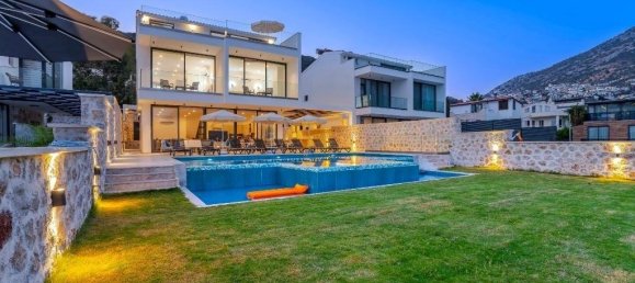 7 rooms Villa in Antalya, Turkey No. 15617 2