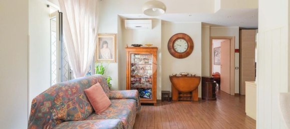 Apartamento de 3 dormitorios en Rome, Italy No. 338037 8