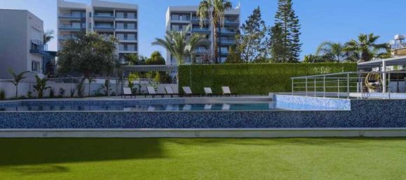 3 bedrooms Penthouse in Agios Tychonas, Cyprus No. 7875 2