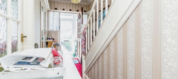 3 bedrooms Commercial property in Croydon, United Kingdom No. 8142 7