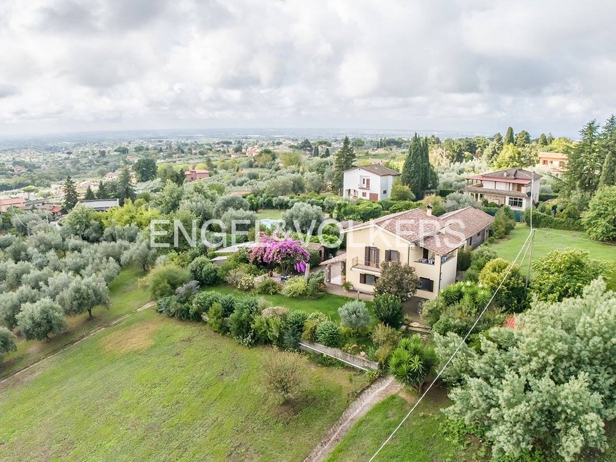 5 bedrooms Villa in Velletri, Italy No. 102146
