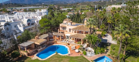 8 bedrooms Villa in Estepona, Spain No. 24231 5